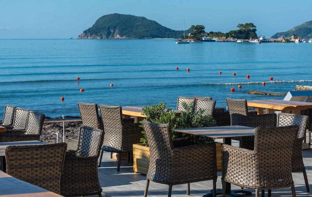 Mandala Seafront 3*