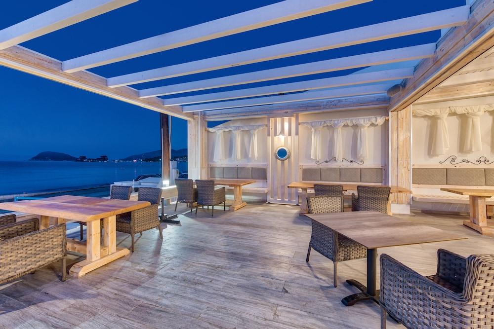 Hotel Mandala Seafront 3*